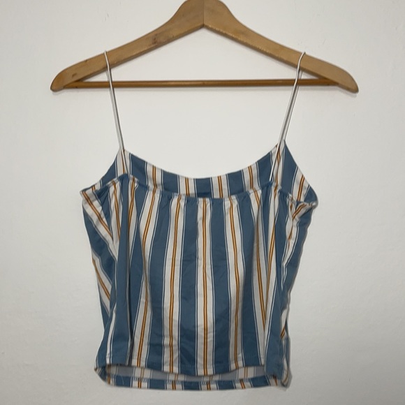 Cute String Crop Top - Picture 2 of 3